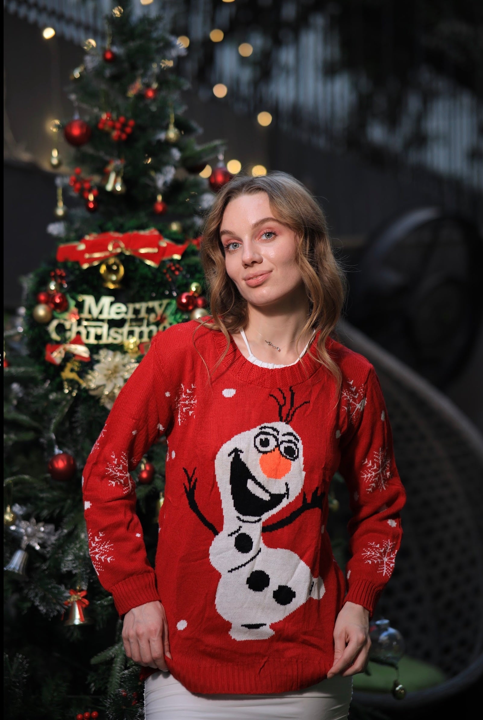 Imagine by Shiwali oversized snowman sweater in size M, featuring a cheerful snowman design on soft knit fabric.