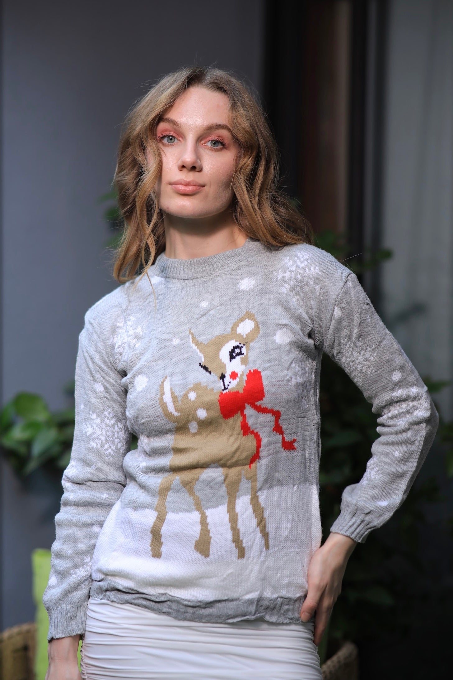 Imagine By Shiwali oversized Do Deer sweater in size S, featuring a cozy knit with a deer motif on the front.