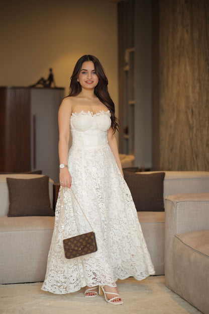 Imagine by Shiwali Bella White Dress, XS size, made of 100% cotton, featuring a simple, elegant white design.