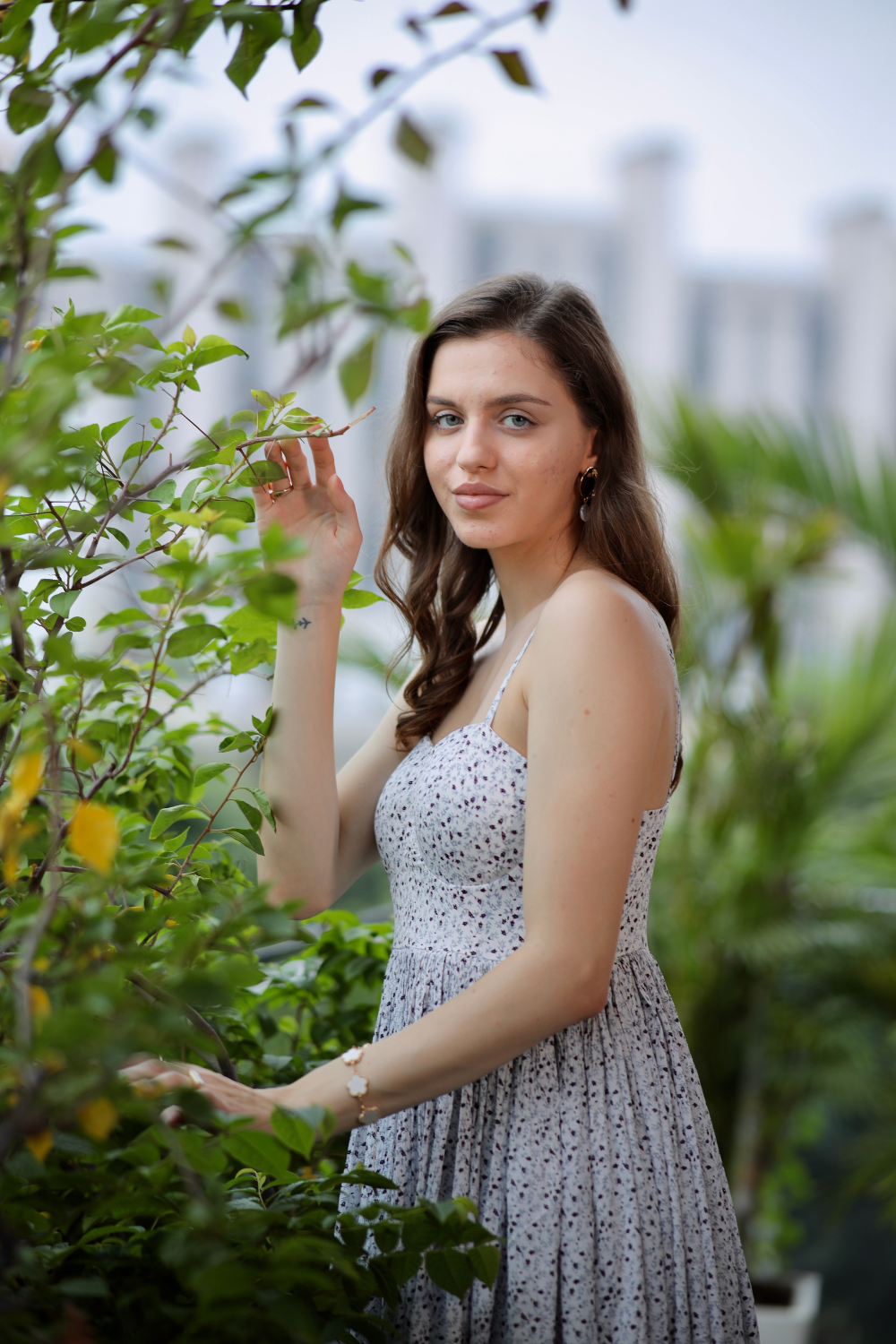About Koyy White Cotton Gown