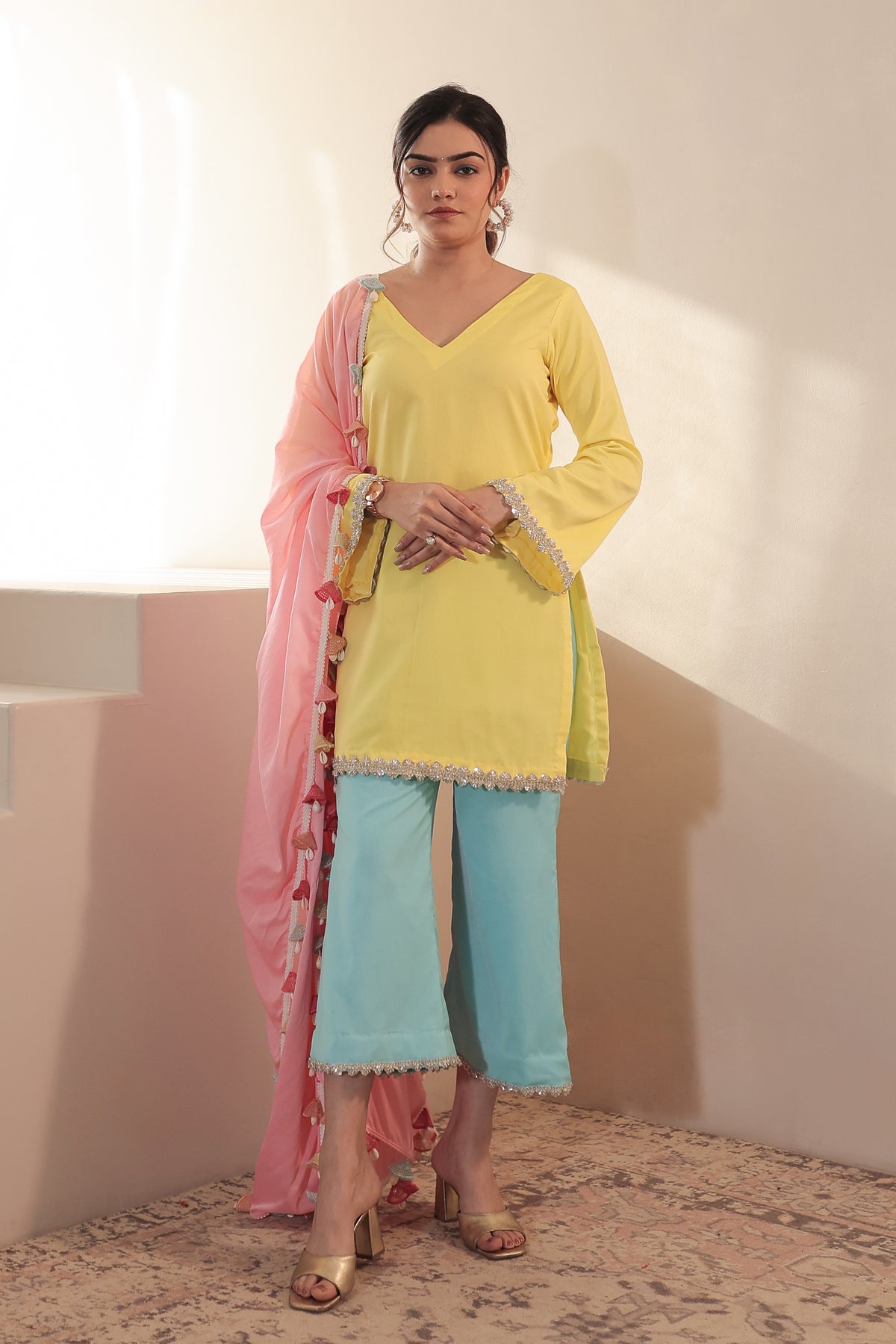 About Taara 3 colour straight suit